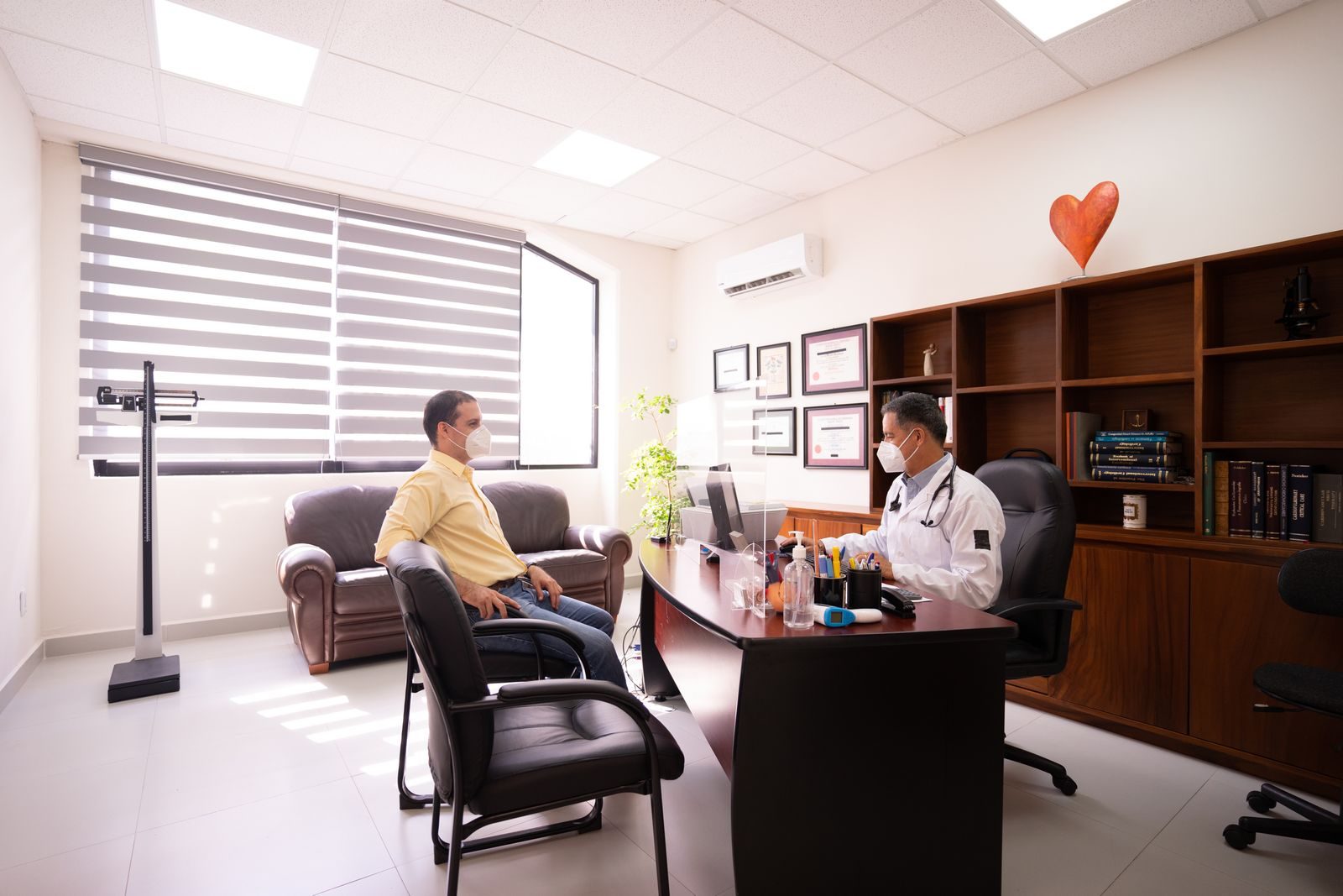 Consultório médico onde o preenchimento peniano é realizado